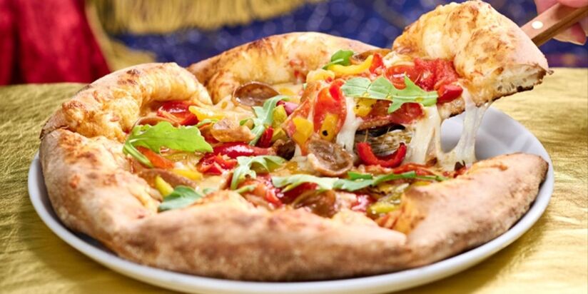 🚀 Pizza Moon at Universal Epic Universe – Pies That Are Out of This World 🌕