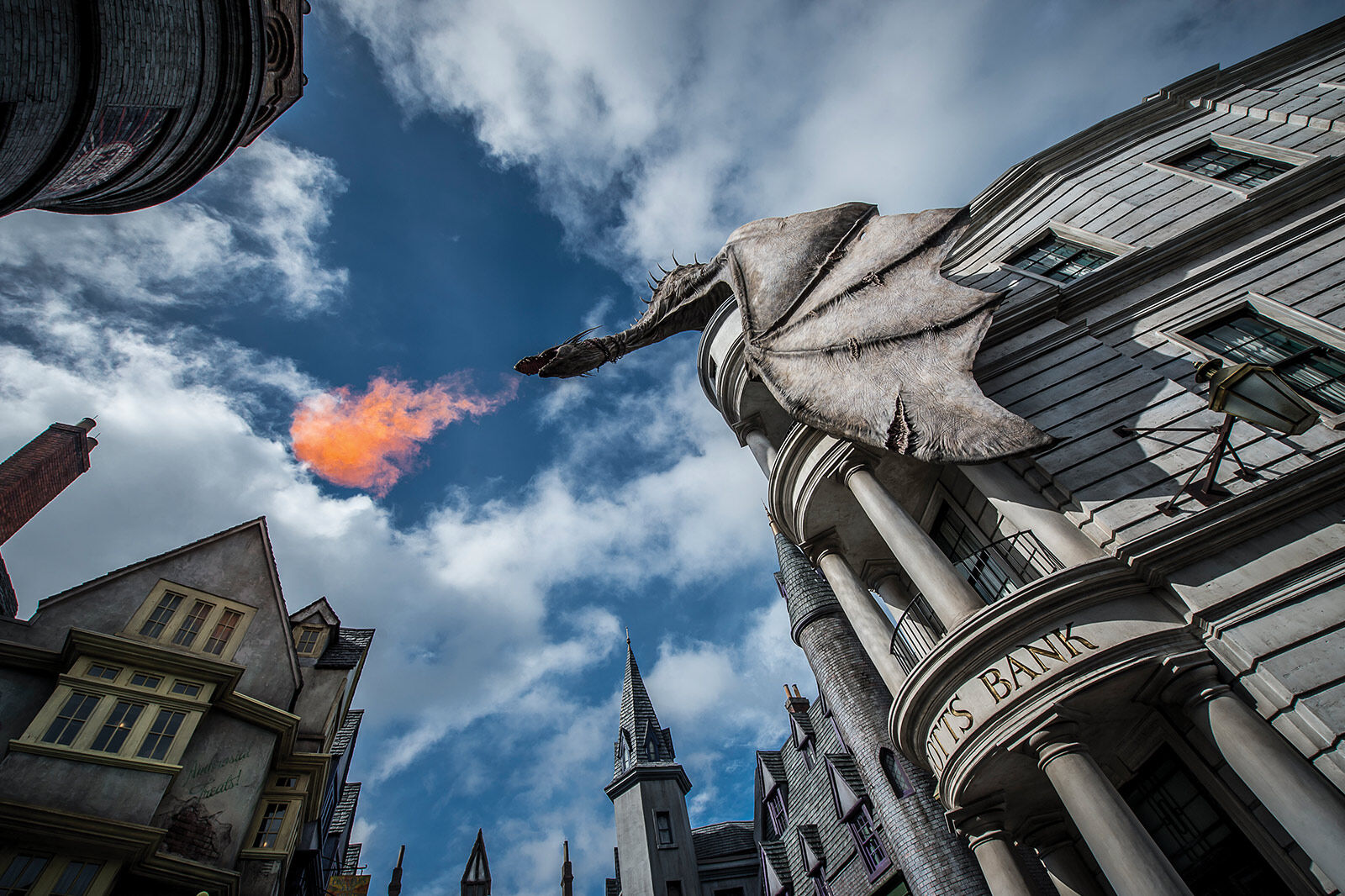 The Wizarding World of Harry Potter™ — Diagon Alley™